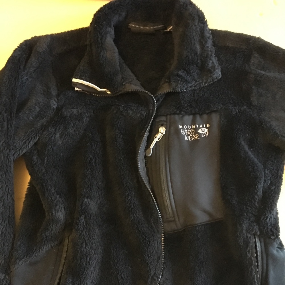 Women’s Mountain Hardwear Jacket.